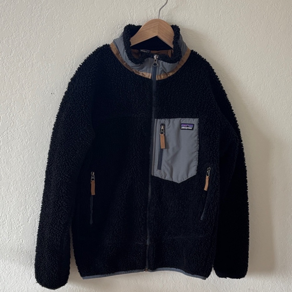 Patagonia Kids Black and Gray Fleece Jacket